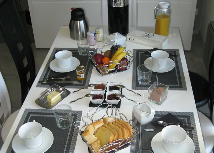 Le Petit Clos Hotell Viré